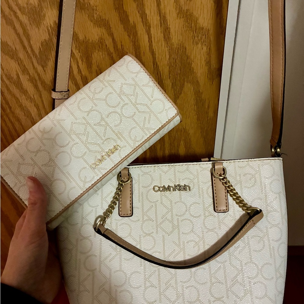 Calvin Klein Cream and Tan Shoulder Bag Set